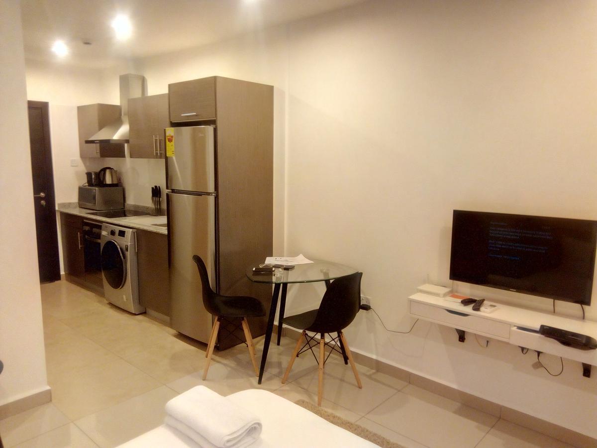 The Gallery Premier Suites Accra Exterior photo